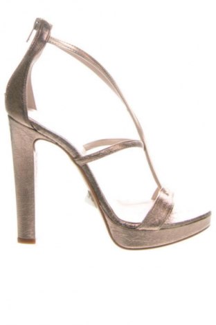 Szandálok Alesya, Méret 38, Szín Arany
, Ár 36 719 Ft
