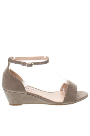 Sandale Body Flirt, Mărime 39, Culoare Maro, Preț 169,99 Lei