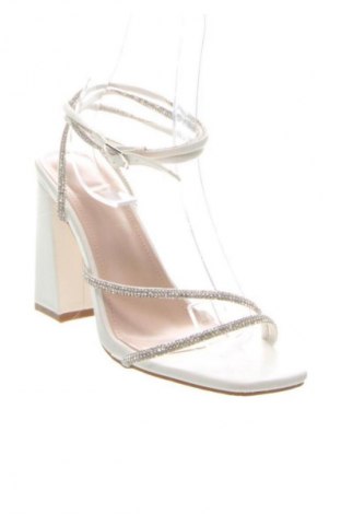 Sandalen Cuccoo, Größe 39, Farbe Weiß, Preis € 26,09