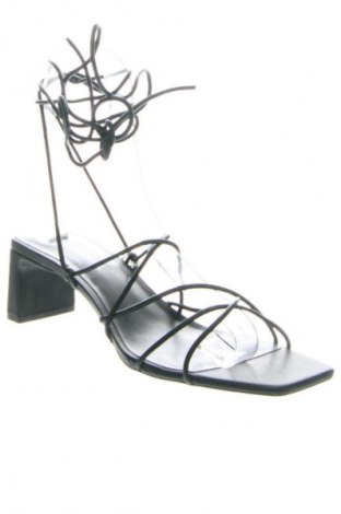 Sandalen Monki, Größe 40, Farbe Schwarz, Preis 26,99 €