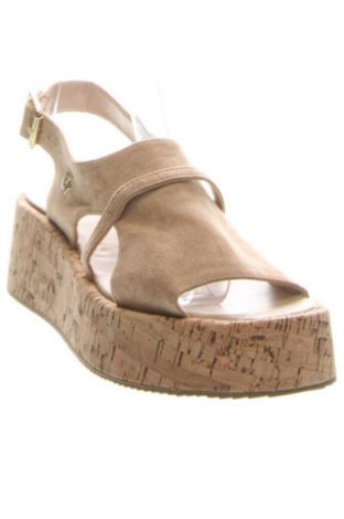 Сандали Vanessa Wu, Размер 38, Цвят Бежов, Цена 50,99 лв.