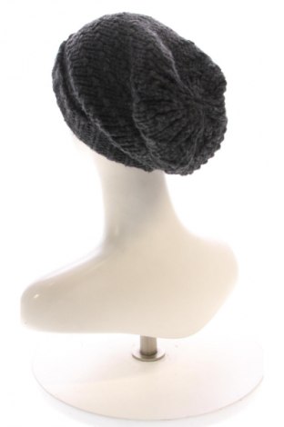 Шапка Messagerie, Цвят Сив, Цена 92,99 лв.