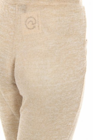 Дамски панталон Almost Famous, Размер L, Цвят Бежов, Цена 6,00 лв.