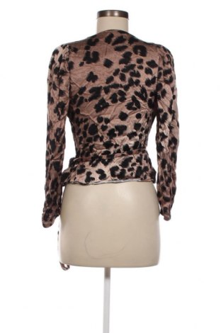 Γυναικεία μπλούζα Just Female, Μέγεθος XS, Χρώμα Πολύχρωμο, Τιμή 2,10 €