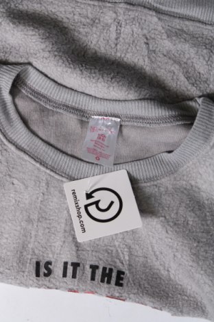 Γυναικεία μπλούζα No Boundaries, Μέγεθος S, Χρώμα Γκρί, Τιμή 3,64 €