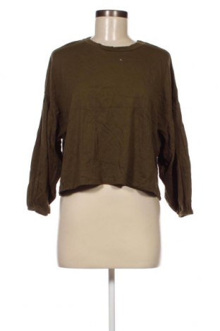 Дамска блуза Pull&Bear, Размер S, Цвят Зелен, Цена 4,75 лв.