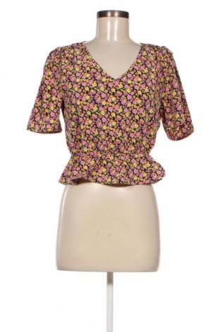 Γυναικεία μπλούζα VILA, Μέγεθος S, Χρώμα Πολύχρωμο, Τιμή 4,95 €