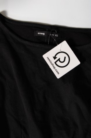 Дамска тениска Sinsay, Размер XS, Цвят Черен, Цена 9,66 лв.