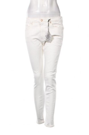 Γυναικείο Τζίν Mango, Μέγεθος S, Χρώμα Λευκό, Τιμή 14,72 €