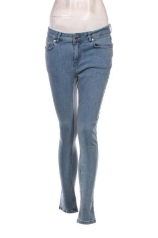 Damen Jeans Nikkie, Größe M, Farbe Blau, Preis 2,25 €
