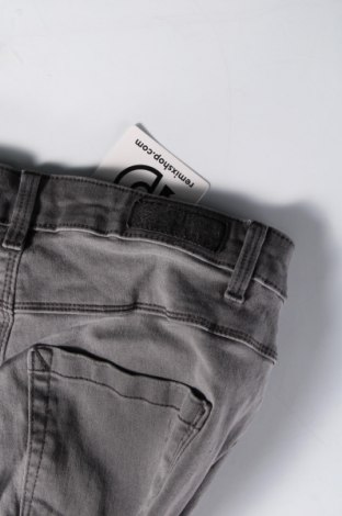 Dámske džínsy  ONLY, Veľkosť M, Farba Sivá, Cena  3,27 €
