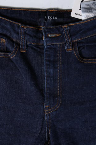 Dámske džínsy  Pieces, Veľkosť S, Farba Modrá, Cena  13,61 €