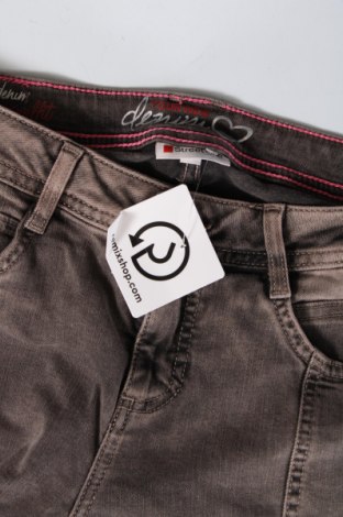 Damen Jeans Street One, Größe M, Farbe Braun, Preis 20,18 €