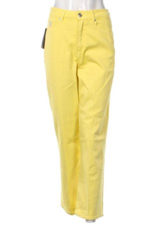 Дамски дънки Trussardi, Размер XS, Цвят Жълт, Цена 30,56 лв.