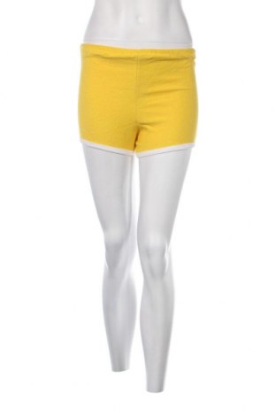 Дамски къс панталон, Размер S, Цвят Жълт, Цена 14,26 лв.