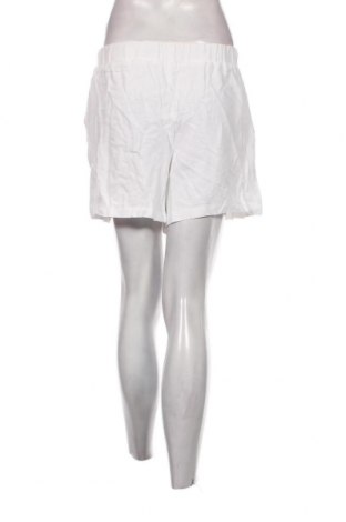 Γυναικείο κοντό παντελόνι 4th & Reckless, Μέγεθος M, Χρώμα Λευκό, Τιμή 7,42 €