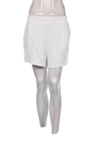 Γυναικείο κοντό παντελόνι 4th & Reckless, Μέγεθος S, Χρώμα Λευκό, Τιμή 6,68 €