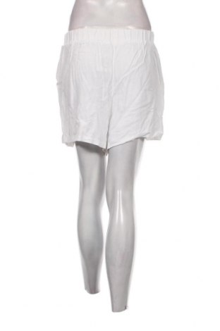Γυναικείο κοντό παντελόνι 4th & Reckless, Μέγεθος S, Χρώμα Λευκό, Τιμή 7,42 €