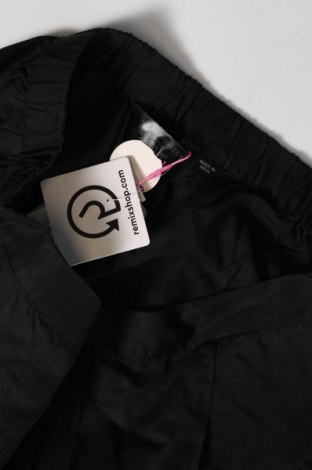 Damen Shorts Accessorize, Größe XL, Farbe Schwarz, Preis 9,28 €