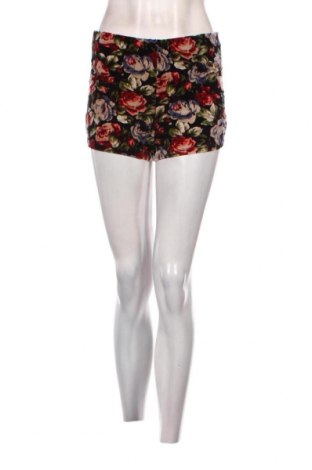 Γυναικείο κοντό παντελόνι Forever 21, Μέγεθος S, Χρώμα Πολύχρωμο, Τιμή 2,97 €