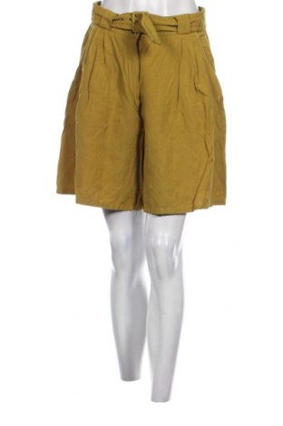 Дамски къс панталон Gil Bret, Размер S, Цвят Зелен, Цена 34,10 лв.