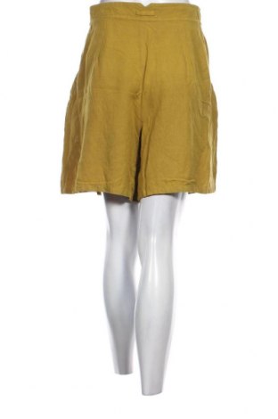 Дамски къс панталон Gil Bret, Размер S, Цвят Зелен, Цена 34,10 лв.