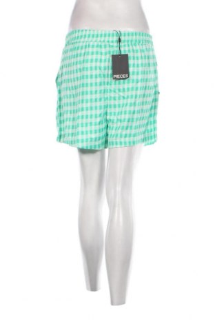 Γυναικείο κοντό παντελόνι Pieces, Μέγεθος M, Χρώμα Πράσινο, Τιμή 7,22 €