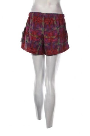 Γυναικείο κοντό παντελόνι Reece, Μέγεθος M, Χρώμα Πολύχρωμο, Τιμή 4,62 €