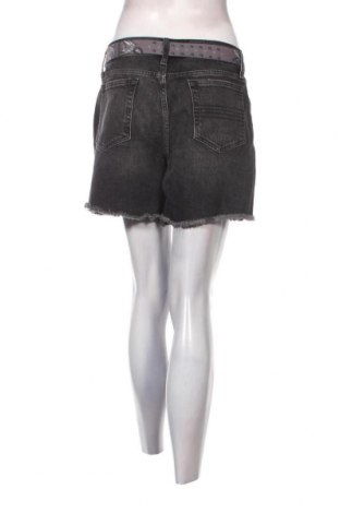 Дамски къс панталон Superdry, Размер XL, Цвят Сив, Цена 43,52 лв.