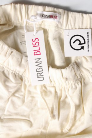 Pantaloni scurți de femei Urban Bliss, Mărime M, Culoare Ecru, Preț 21,41 Lei