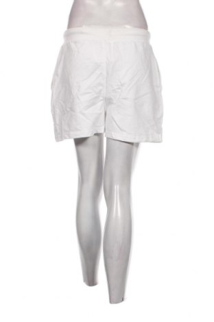 Дамски къс панталон Urban Bliss, Размер M, Цвят Бял, Цена 31,00 лв.