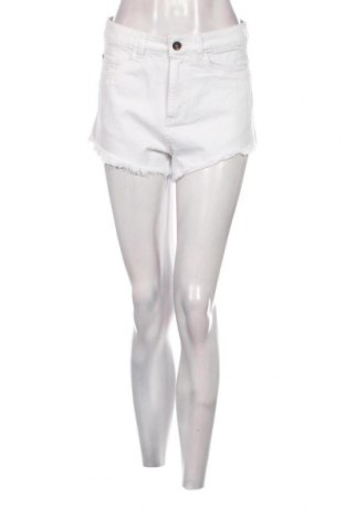 Γυναικείο κοντό παντελόνι Urban Classics, Μέγεθος M, Χρώμα Λευκό, Τιμή 6,39 €