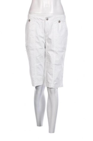 Дамски къс панталон Zabaione, Размер M, Цвят Бял, Цена 5,52 лв.