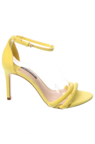 Damenschuhe Stradivarius, Größe 36, Farbe Gelb, Preis 27,14 €