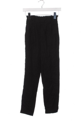 Дамски панталон Bershka, Размер XS, Цвят Черен, Цена 6,38 лв.