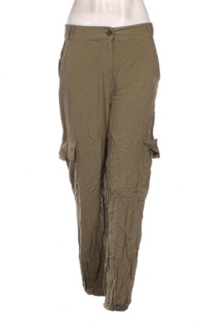 Дамски панталон Clockhouse, Размер M, Цвят Зелен, Цена 9,57 лв.