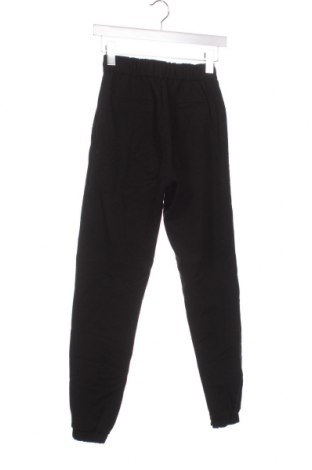 Γυναικείο παντελόνι Pull&Bear, Μέγεθος XS, Χρώμα Μαύρο, Τιμή 3,41 €