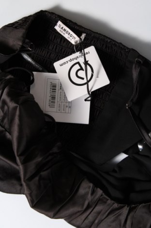 Γυναικείο αμάνικο μπλουζάκι Glamorous, Μέγεθος M, Χρώμα Μαύρο, Τιμή 8,22 €