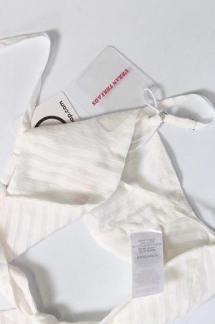 Γυναικείο αμάνικο μπλουζάκι Urban Threads, Μέγεθος M, Χρώμα Λευκό, Τιμή 2,16 €