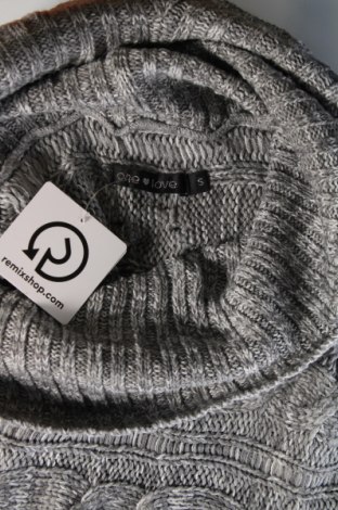 Дамски пуловер One Love, Размер S, Цвят Сив, Цена 6,09 лв.