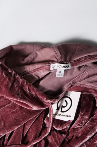 Damen Sweatshirt Fashion nova, Größe S, Farbe Aschrosa, Preis € 20,18