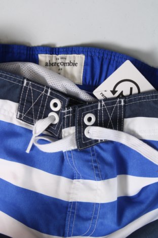 Pantaloni scurți pentru copii Abercrombie Kids, Mărime 15-18y/ 170-176 cm, Culoare Albastru, Preț 138,16 Lei