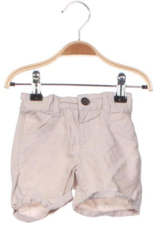 Детски къс панталон Kiabi, Размер 6-9m/ 68-74 см, Цвят Бежов, Цена 3,96 лв.