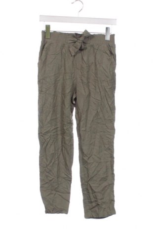 Детски панталон C&A, Размер 10-11y/ 146-152 см, Цвят Зелен, Цена 9,28 лв.