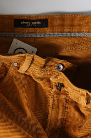 Pantaloni raiați de bărbați Pierre Cardin, Mărime XL, Culoare Galben, Preț 180,92 Lei