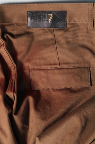 Мъжки панталон April 77, Размер L, Цвят Кафяв, Цена 132,00 лв.