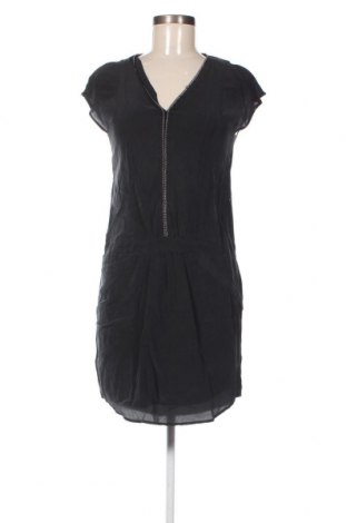 Šaty  Comptoir Des Cotonniers, Velikost XS, Barva Černá, Cena  208,00 Kč