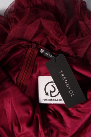 Kleid Trendyol, Größe M, Farbe Rot, Preis 7,48 €
