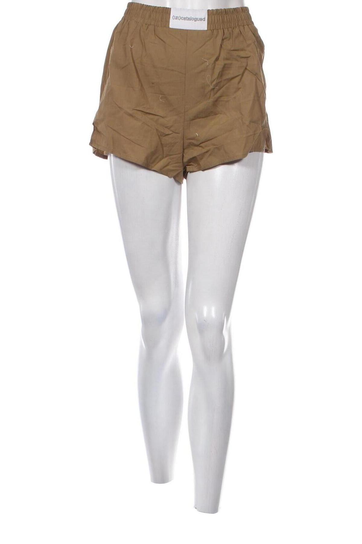 Дамски къс панталон Pull&Bear, Размер S, Цвят Зелен, Цена 31,00 лв.