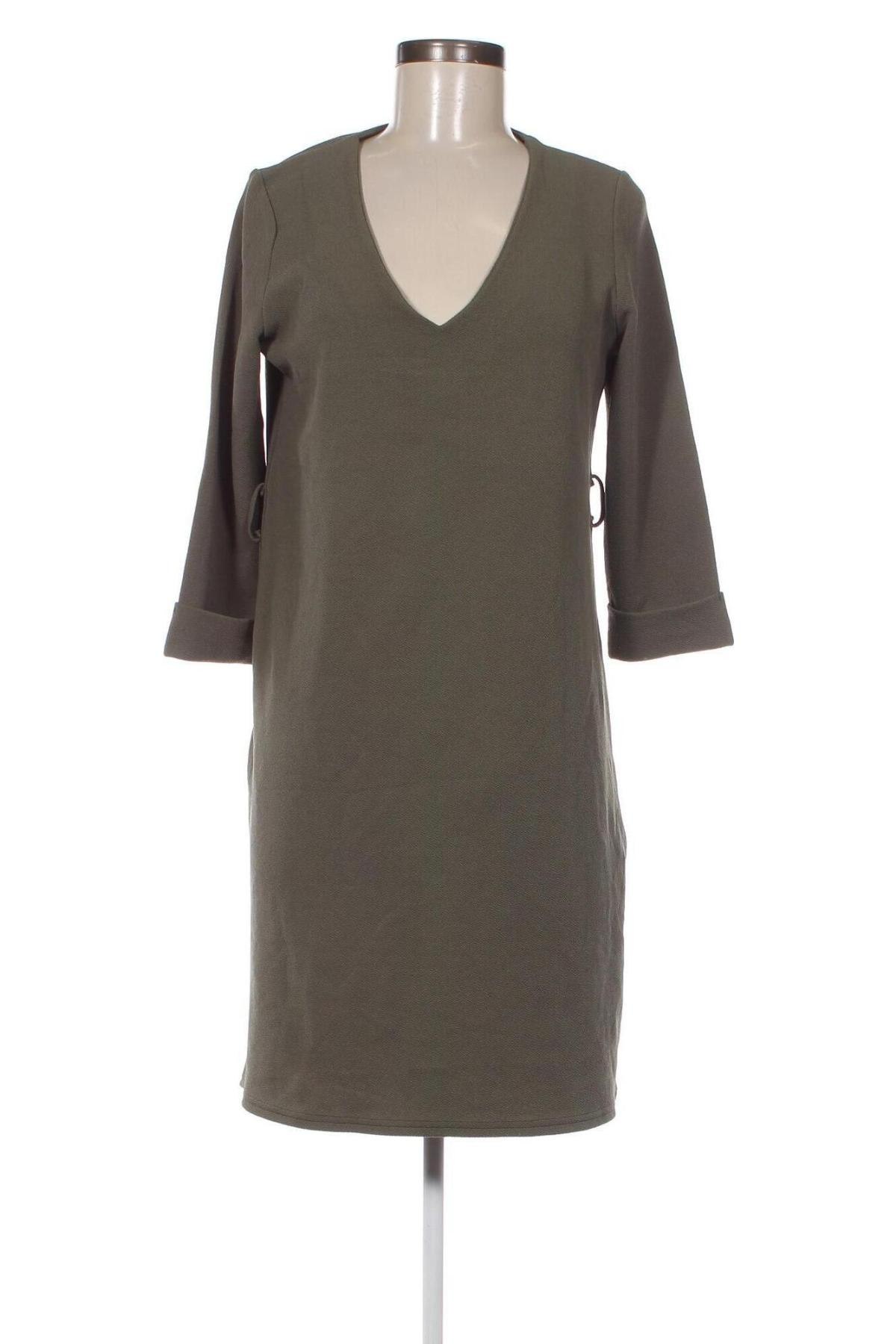 Kleid Reserved, Größe S, Farbe Grün, Preis € 2,22